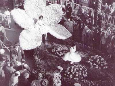 Si trattava di una gara in cui a sfilare erano sculture ricoperte di fiori...